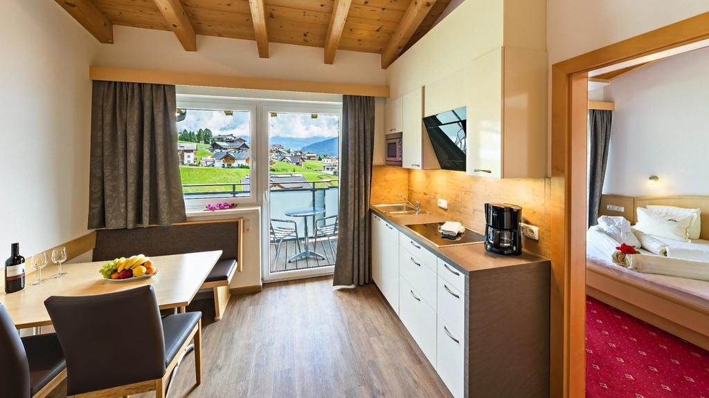 Apart-Hotel Bergkoenig Fiss Exterior photo