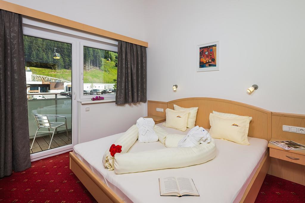 Apart-Hotel Bergkoenig Fiss Exterior photo